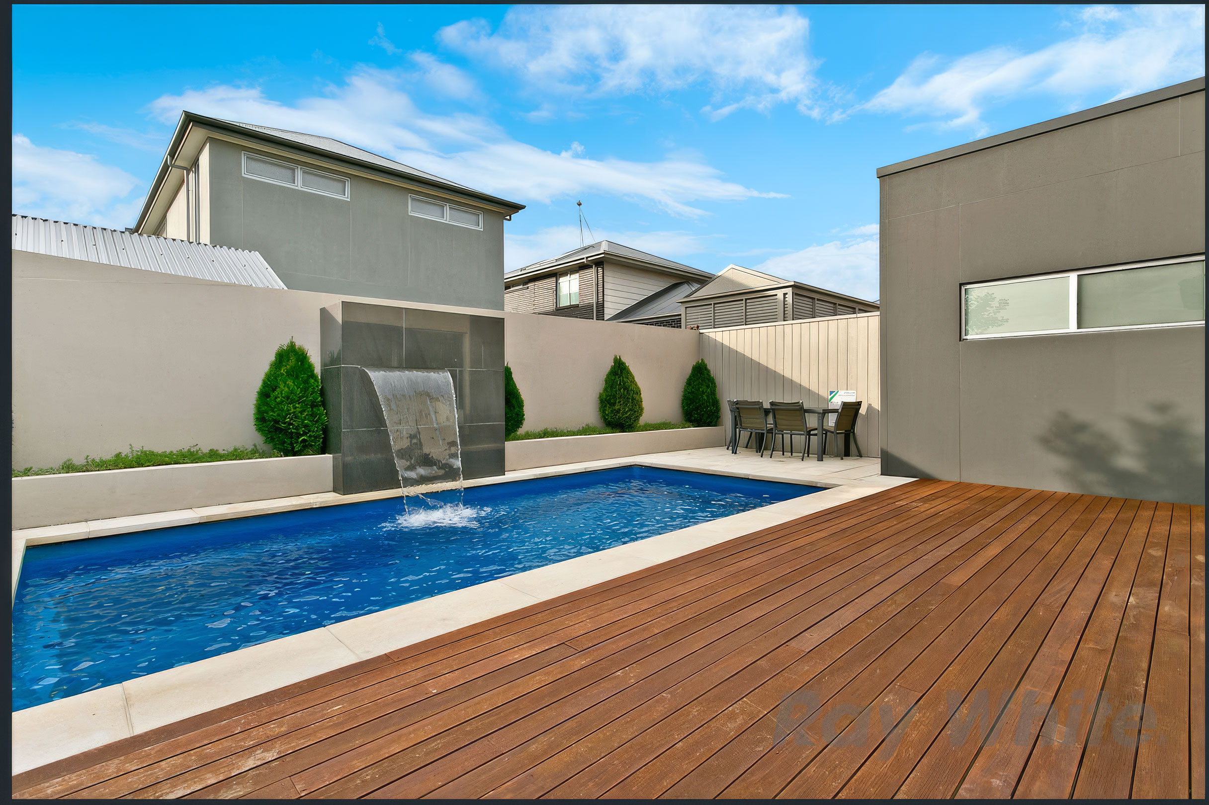 Pool with water feature